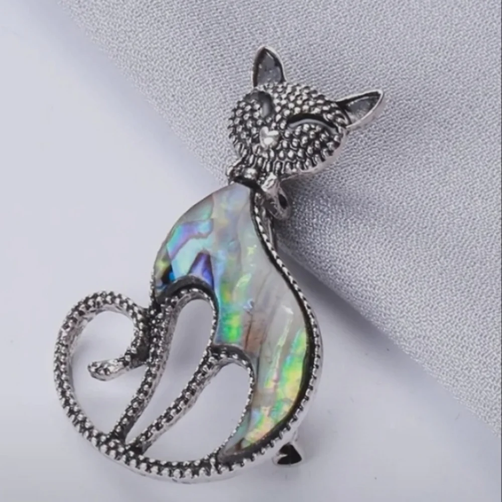 Kitten Brooch